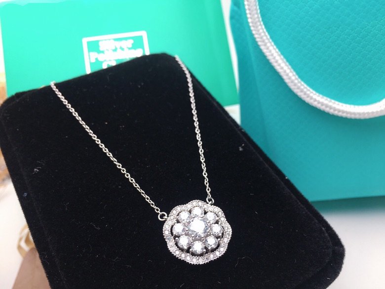Aurora Cluster Pendant Necklace – LUX VERSE Luxury Designer Fashion Outlet