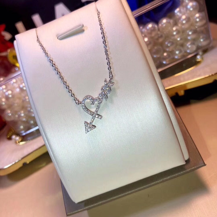 Colgante Heart & Arrow Necklace – LUX VERSE Luxury Designer Fashion Outlet