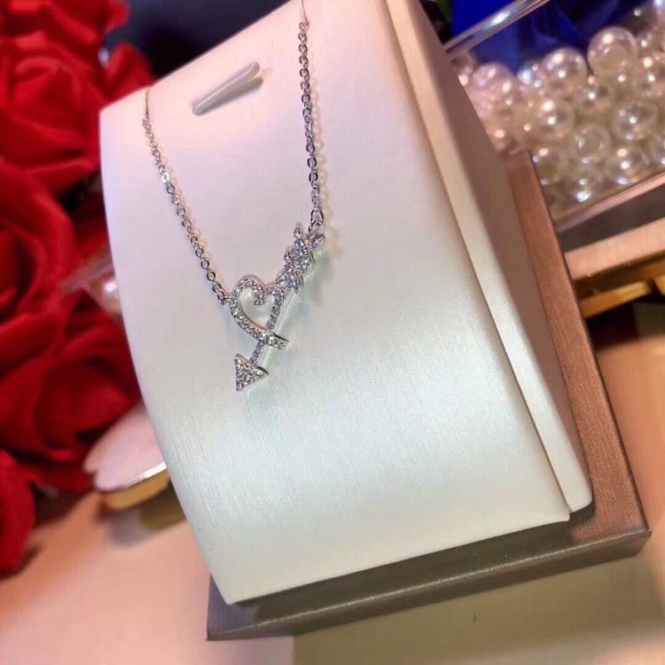 Colgante Heart & Arrow Necklace – LUX VERSE Luxury Designer Fashion Outlet