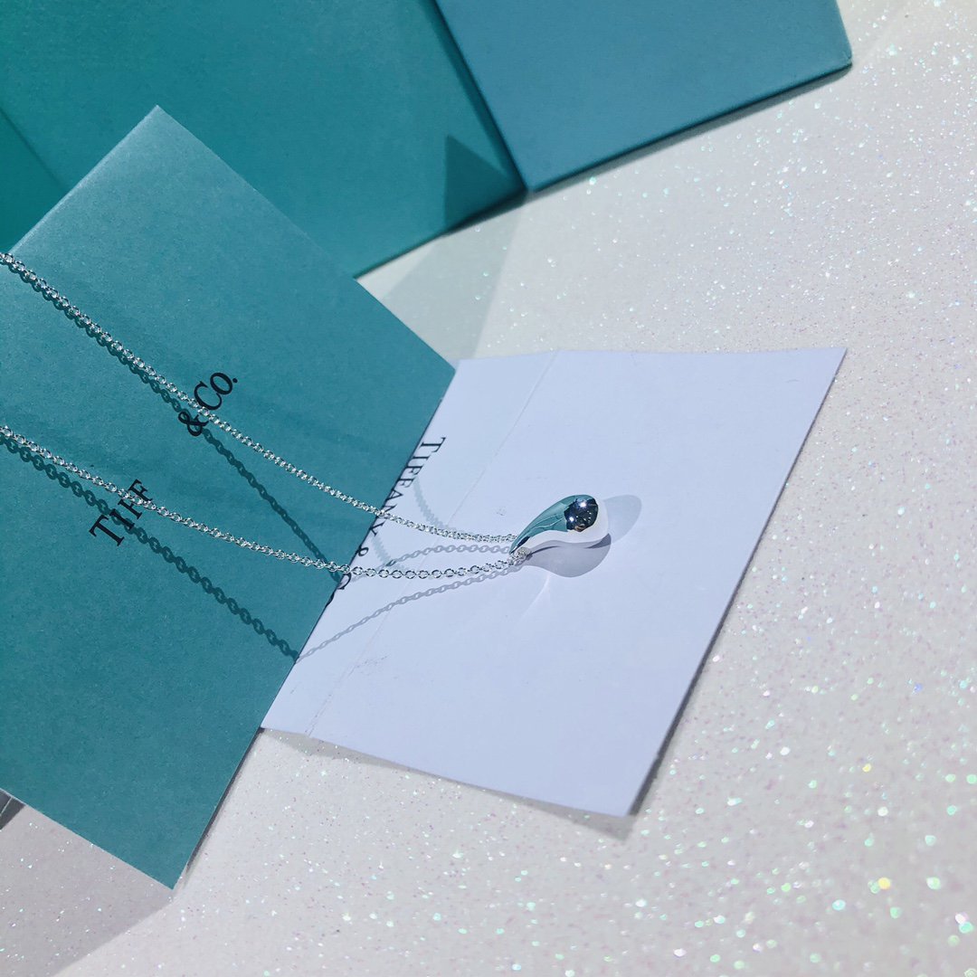 Elsa Peretti Teardrop Pendant Sterling Silver Necklace – LUX VERSE Luxury Designer Fashion Outlet
