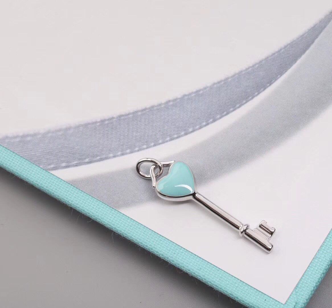 Tiff Heart Key – LUX VERSE Luxury Designer Fashion Outlet