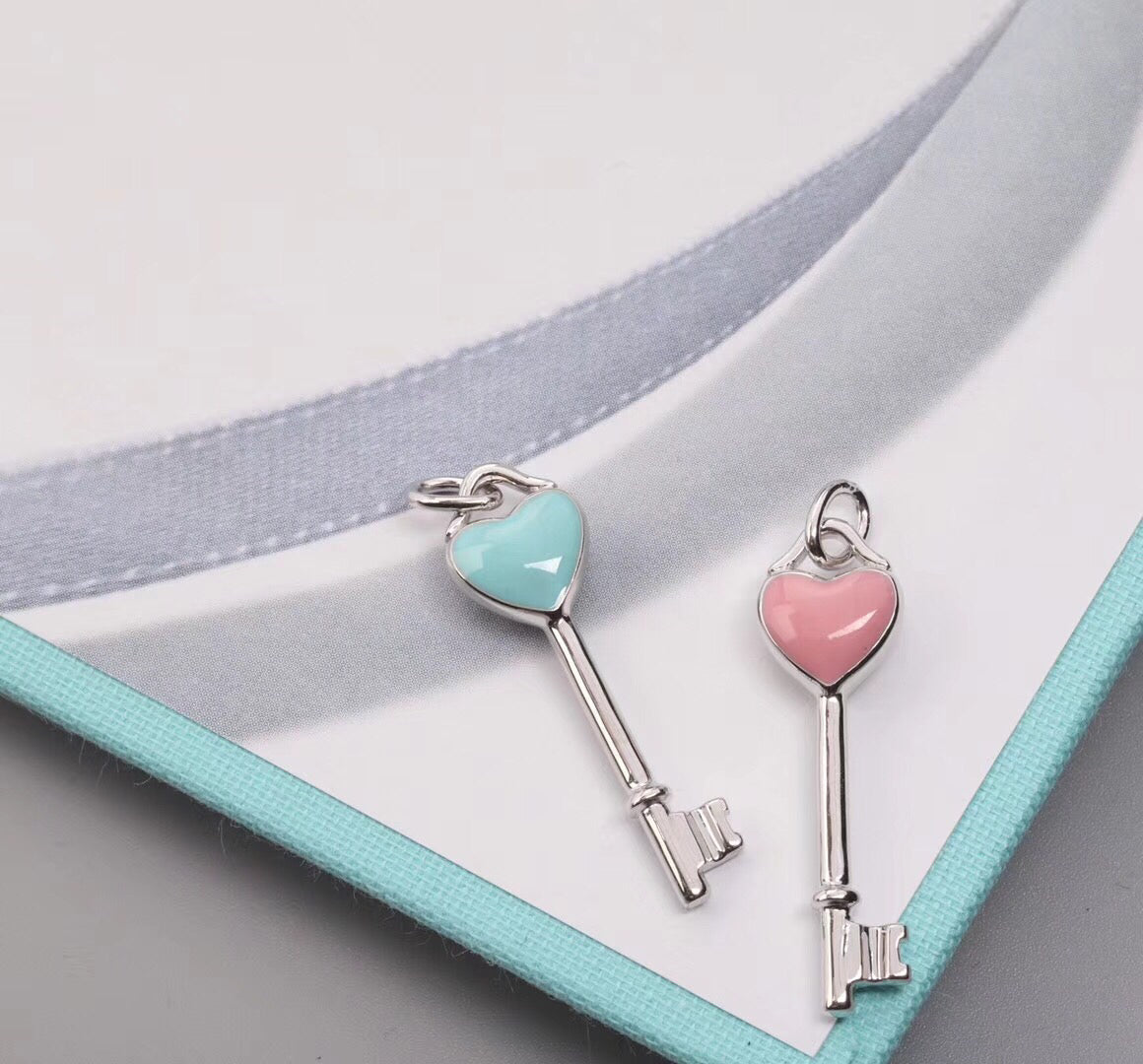 Tiff Heart Key – LUX VERSE Luxury Designer Fashion Outlet