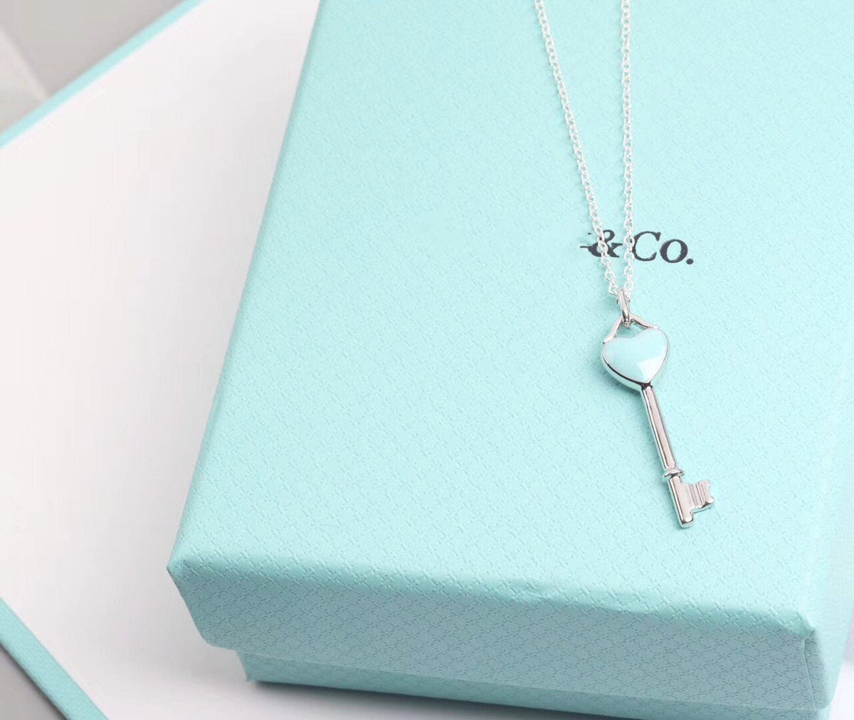 Tiff Heart Key – LUX VERSE Luxury Designer Fashion Outlet