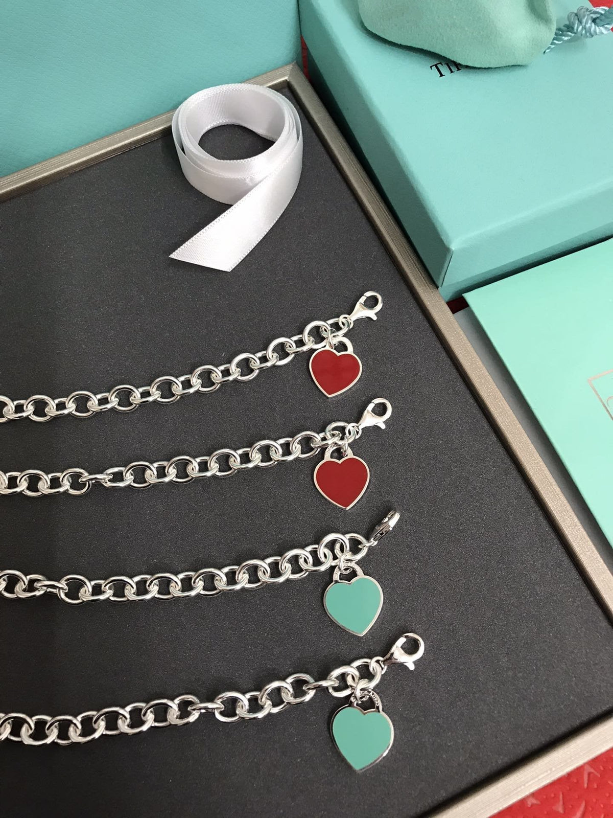Heart Tag Bracelet Silver Medium – LUX VERSE Luxury Designer Fashion Outlet
