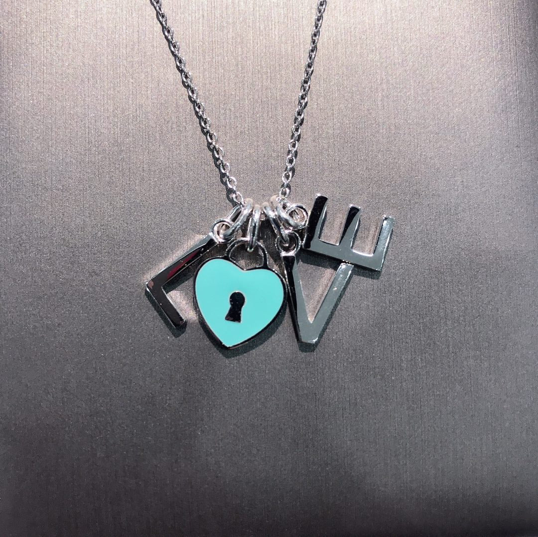 Collar Love Plata Necklace – LUX VERSE Luxury Designer Fashion Outlet