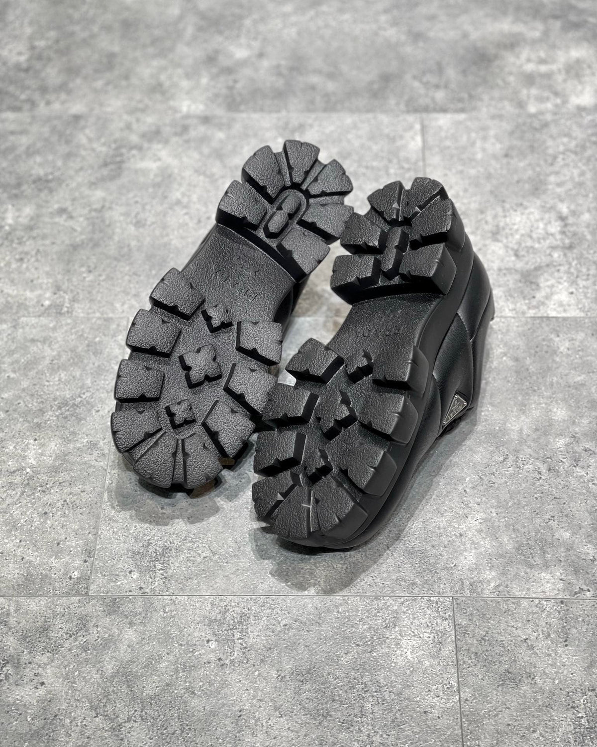 Black Leather Lug-Sole Chunky - Men's