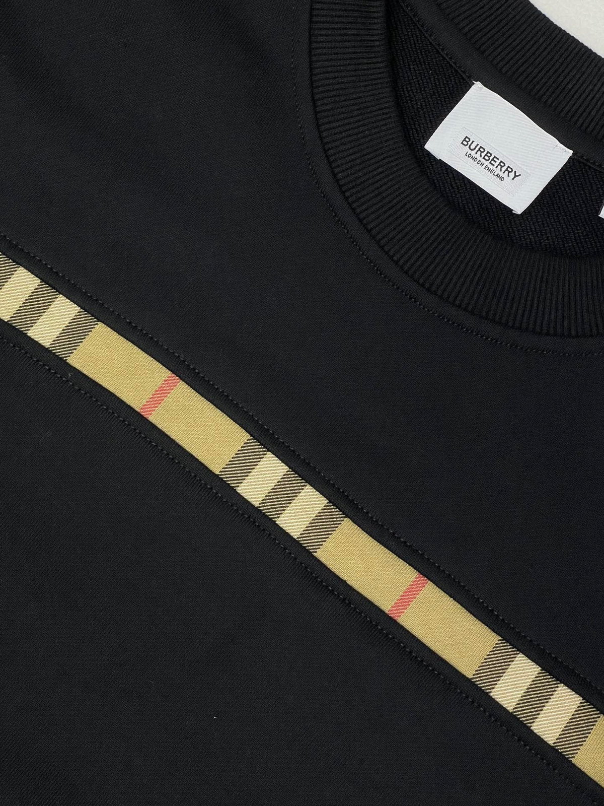 Rundhals-Sweater aus schwarzer Baumwolle mit Karostreifen – Herren