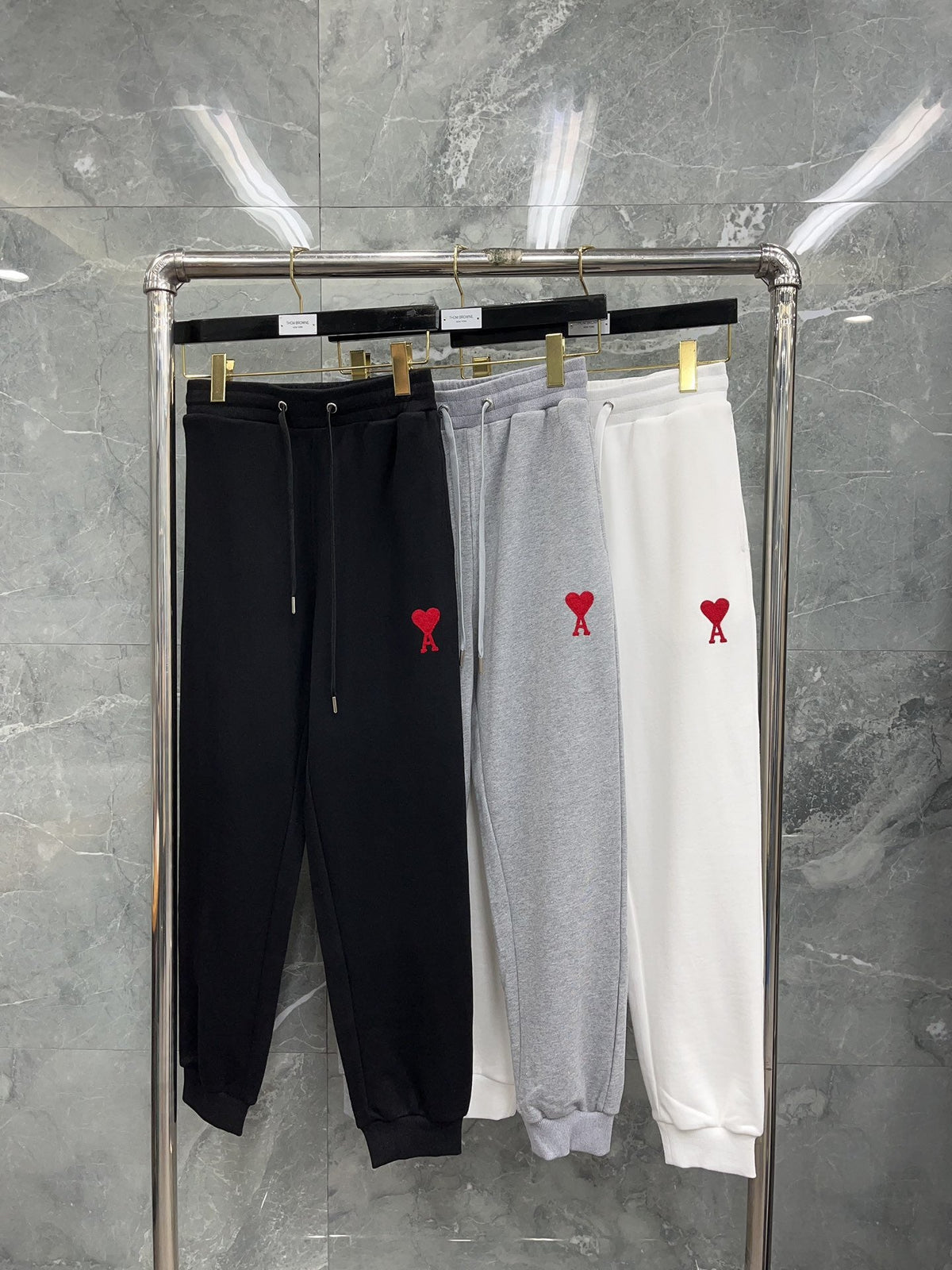 Schwarze Baumwoll-Jogginghose mit Herz-Logo – Herren