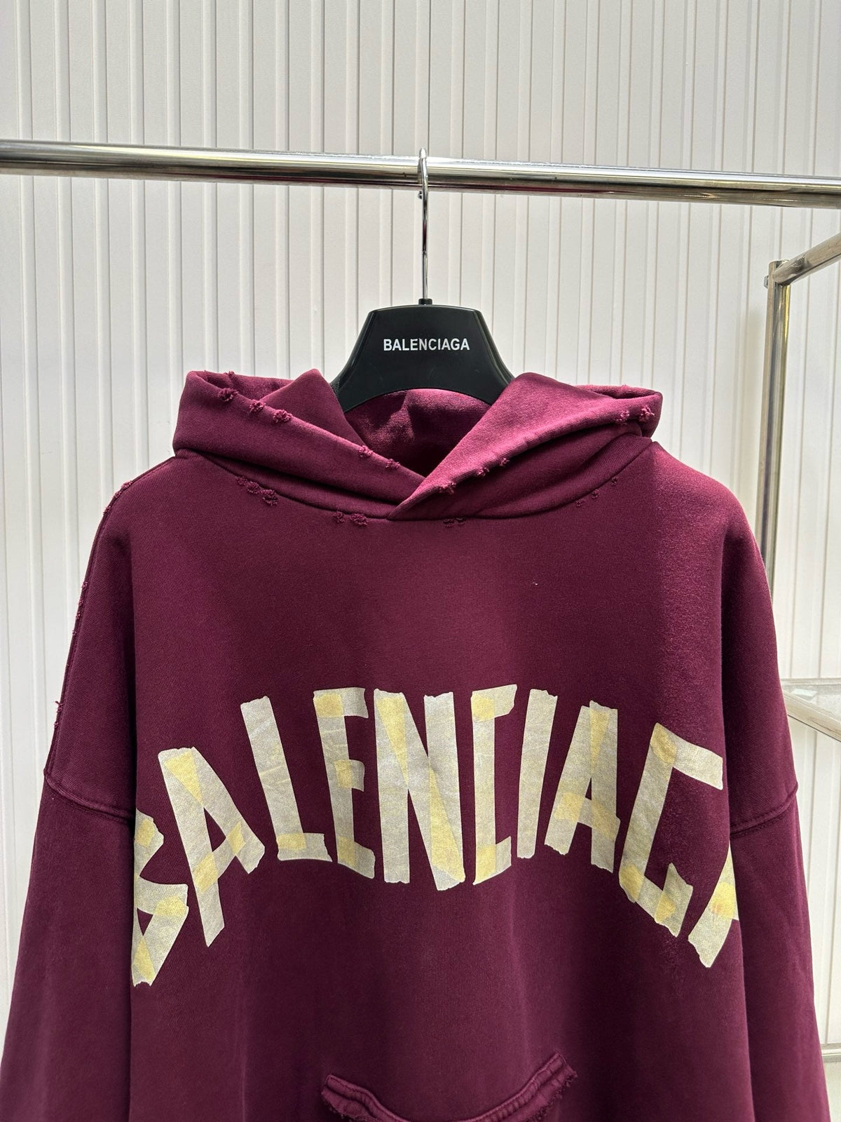 Marineblauer Baumwoll-Pullover mit kräftigem Text - Herren