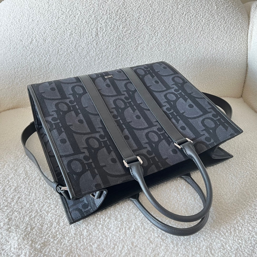 Handtasche in Schwarz und Grau