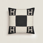 Hermes Avalon Classic Throw Blanket – the composition of the drawing and juxtaposed lines reinforces the interplay of – LUX VERSE Luxury Designer Fashion Outlet