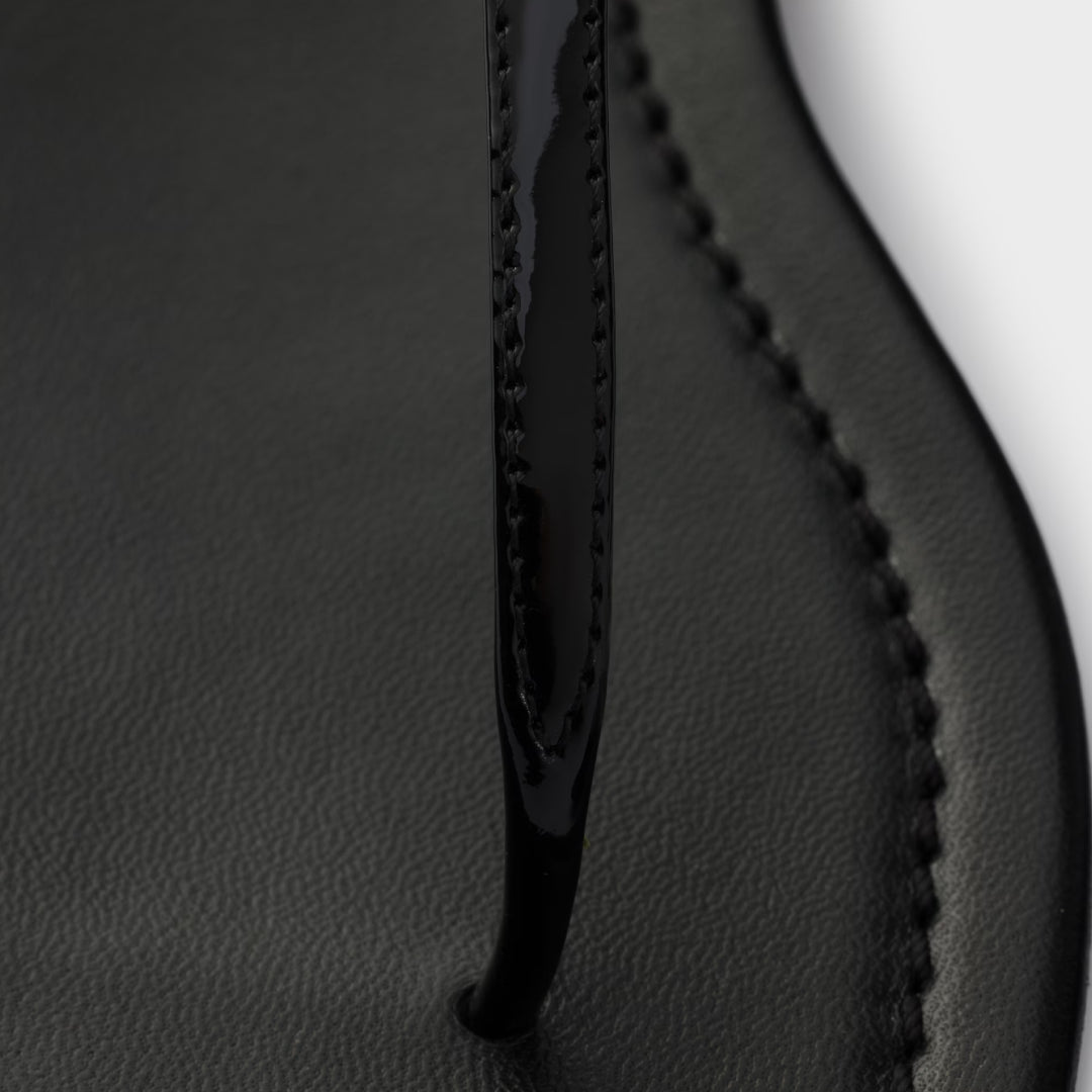 Patent leather thong sandals – upper with metal buckle Enameled metal triangle logo Leather and monoblock rubber – LUX VERSE Luxury Designer Fashion Outlet