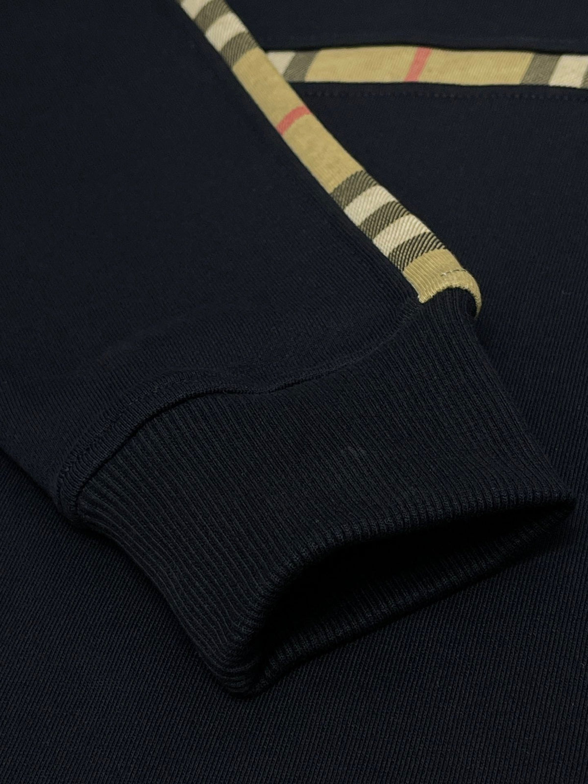 Rundhals-Sweater aus schwarzer Baumwolle mit Karostreifen – Herren