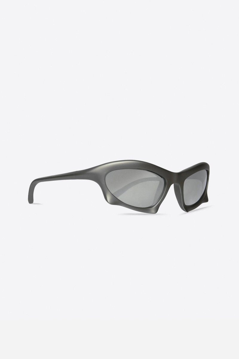 Bat BB0229S-002 sunglasses in silver – mirror silver lenses are from the look 22 and 56 of the’s Summer – LUX VERSE Luxury Designer Fashion Outlet