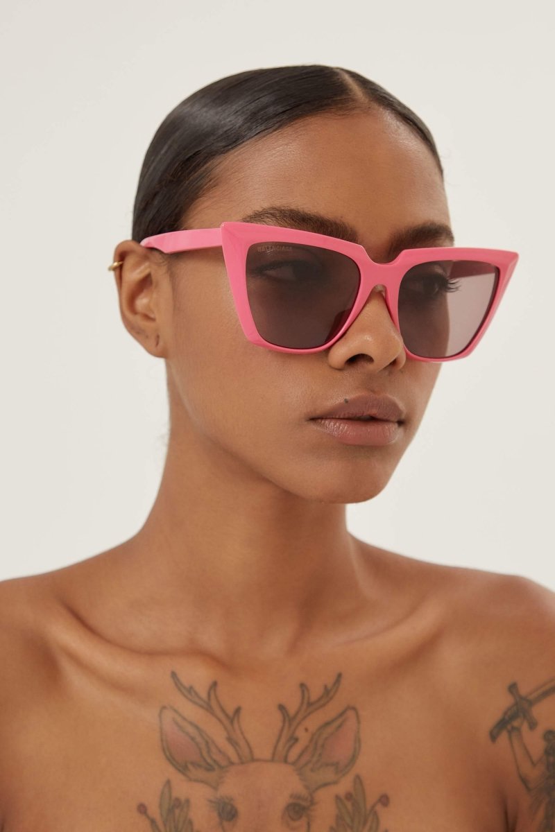 Cat-eye femenine pink sunglasses – twist on easy-to-wear acetate frame: pointed edges exaggerated through – LUX VERSE Luxury Designer Fashion Outlet