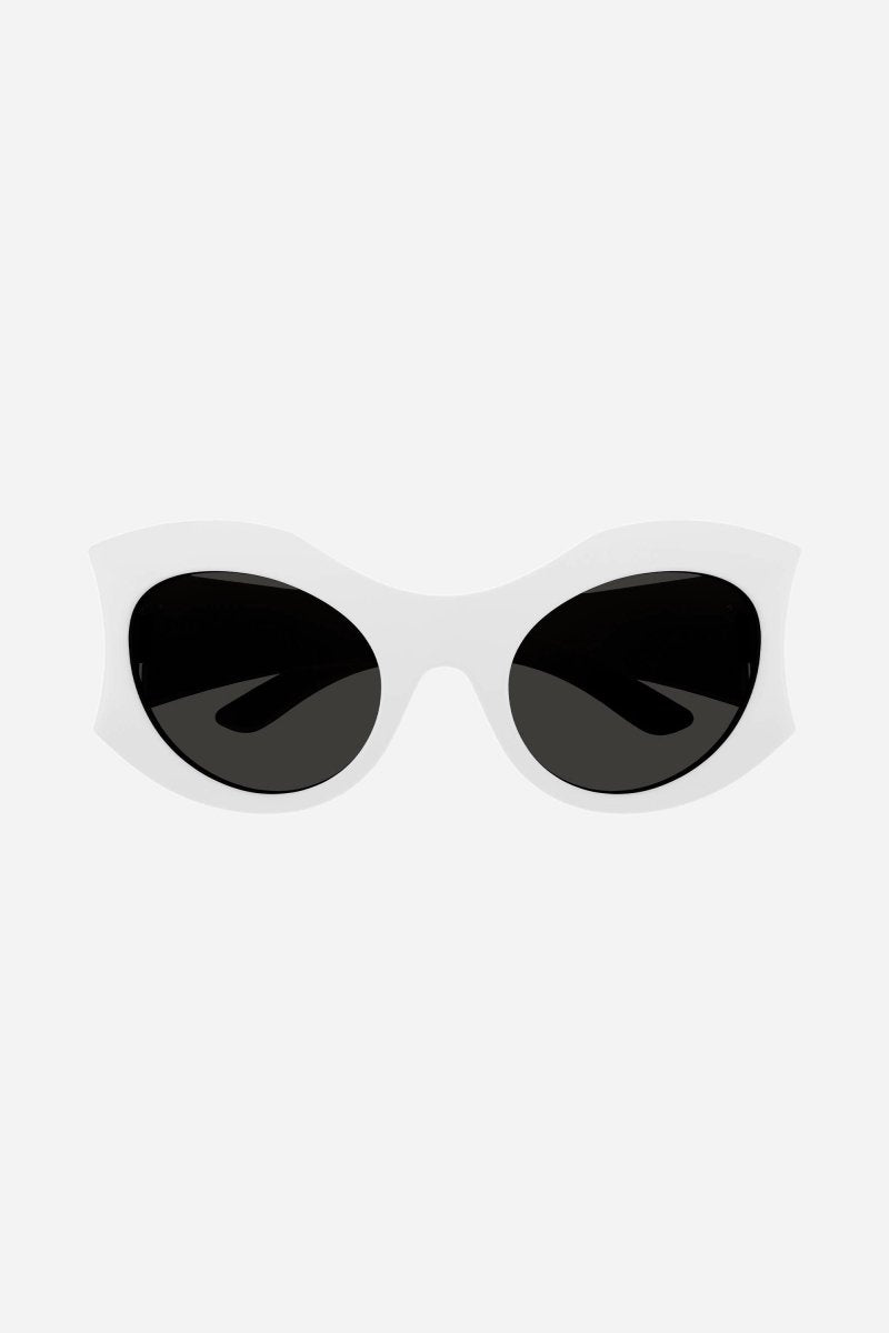 Hourglass round sunglasses in white – these sunglasses are in several looks of the's Spring 23 Collection, NYC – LUX VERSE Luxury Designer Fashion Outlet