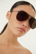 Metal pilot sunglasses with logo – hailey Bieber favourite pilot shade – LUX VERSE Luxury Designer Fashion Outlet