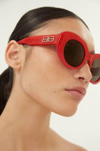 Oval femenine sunglasses – easy-to-wear cat-eye shape with rounded volumes – LUX VERSE Luxury Designer Fashion Outlet