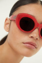 Oval femenine sunglasses – easy-to-wear cat-eye shape with rounded volumes – LUX VERSE Luxury Designer Fashion Outlet