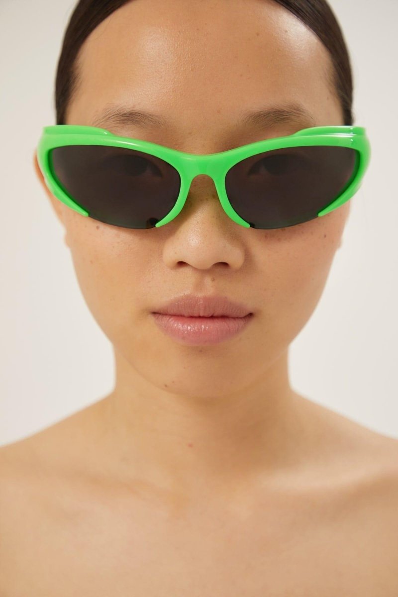 Reverse Xpander wrap rectangle green sporty sunglasses – xpander wrap rectangle green sporty sunglasses – LUX VERSE Luxury Designer Fashion Outlet