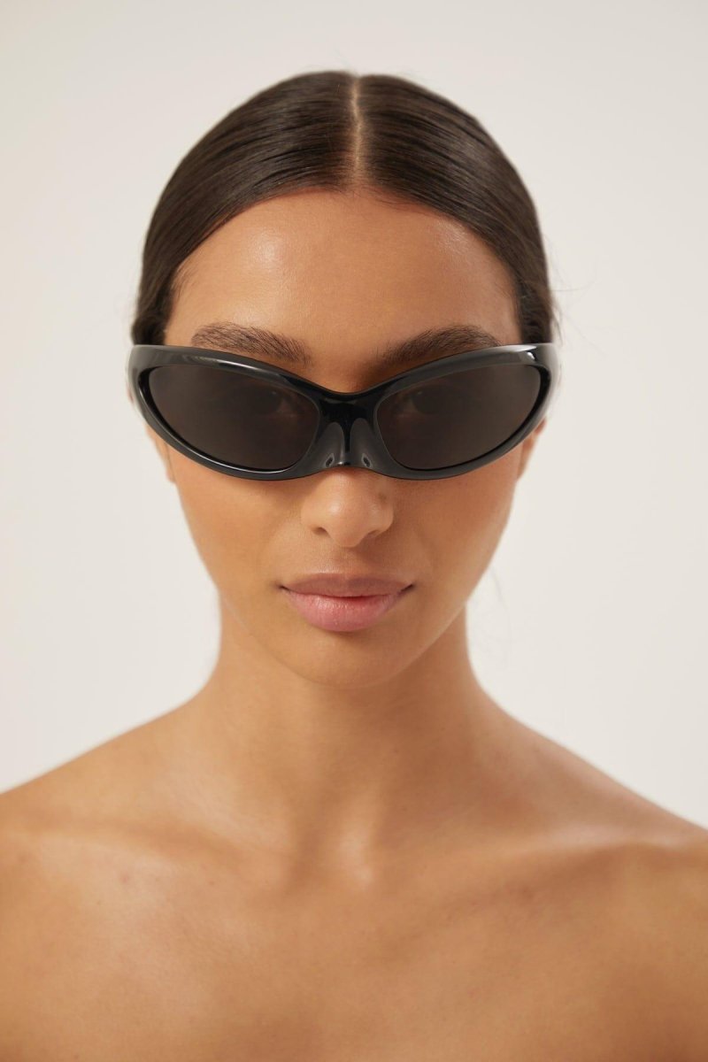 Skin Cat sunglasses in black – a brand statement in terms of silhouette and fashion realism – LUX VERSE Luxury Designer Fashion Outlet