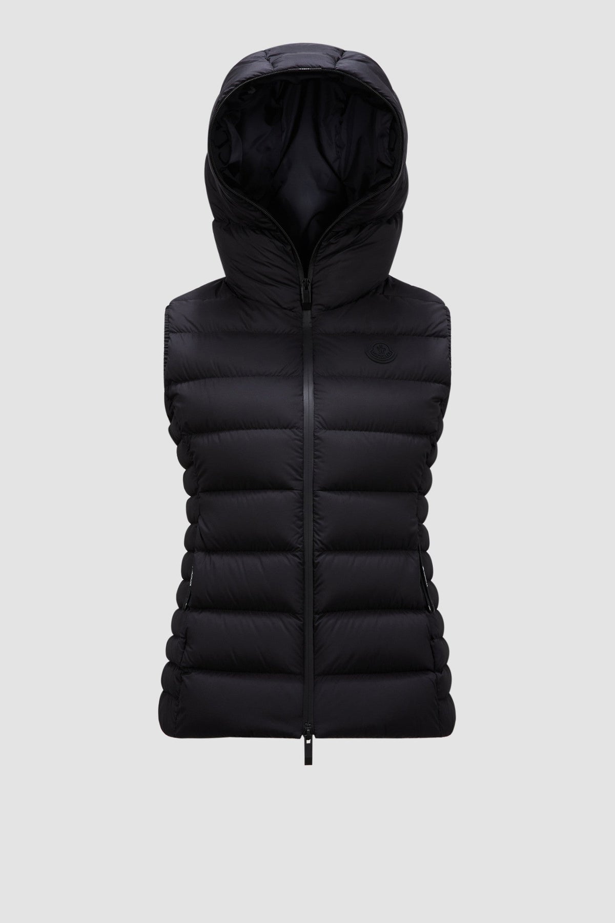 Barraux Down Vest – the Barraux down vest takes inspiration from the'90s with a streamlined yet sporty – LUX VERSE Luxury Designer Fashion Outlet