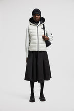 Barraux Down Vest – the Barraux down vest takes inspiration from the'90s with a streamlined yet sporty – LUX VERSE Luxury Designer Fashion Outlet