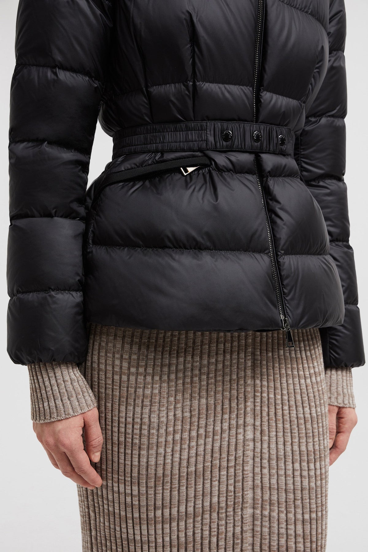 Boed Short Down Jacket – details Crafted from longue saison Longue saison lining Down-filled Hood with – LUX VERSE Luxury Designer Fashion Outlet