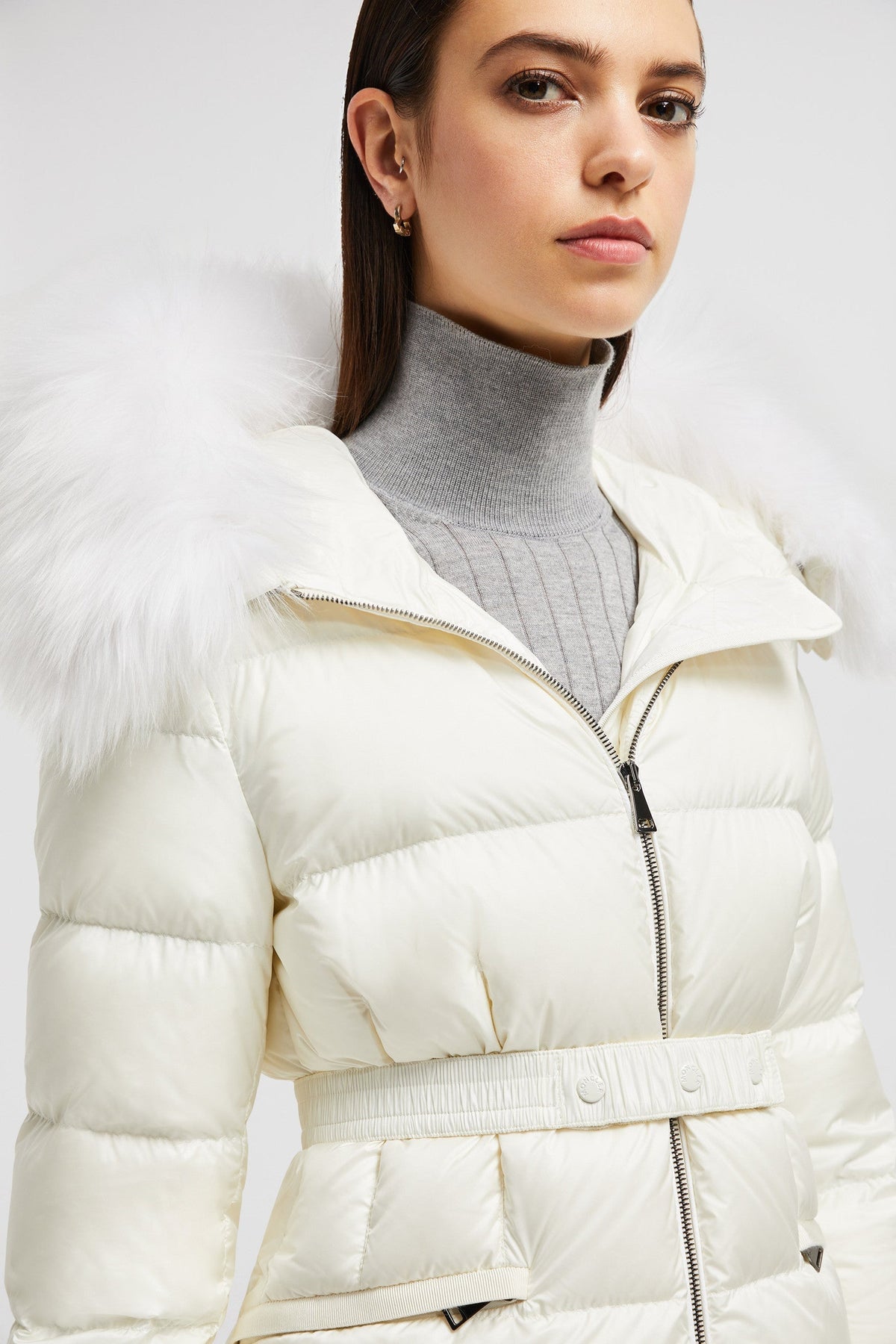Boed Short Down Jacket – crafted from longue saison, the hooded puffer jacket is finished with a luxurious – LUX VERSE Luxury Designer Fashion Outlet
