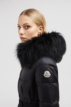 Boedic Long Down Jacket – inspired by the'70s, the Barante down jacket is crafted from nylon with a glossy – LUX VERSE Luxury Designer Fashion Outlet