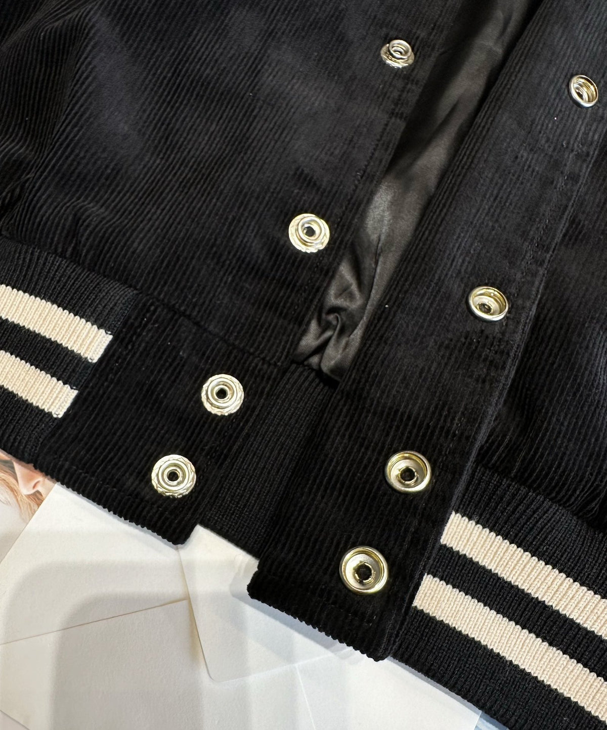 Schwarze Woll-Collegejacke mit Kontrastschultern – Herren