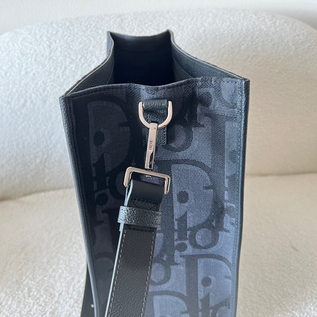 Handtasche in Schwarz und Grau