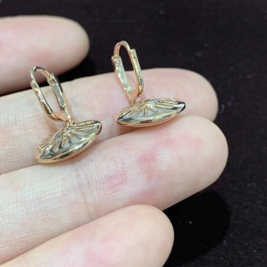 Amulette Earrings Small Mop Gold – LUX VERSE Luxury Designer Fashion Outlet