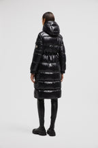 Cavettaz Long Down Jacket – in line with the collections clean, graphic aesthetic, the Cavettaz down coat boasts – LUX VERSE Luxury Designer Fashion Outlet