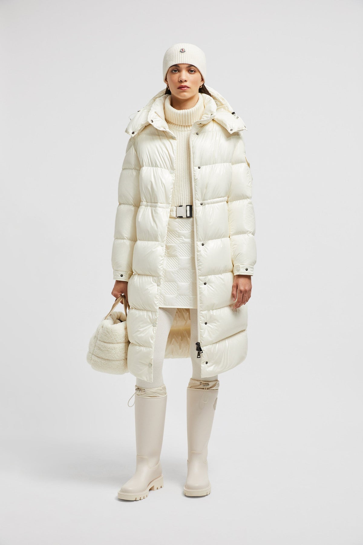 Cavettaz Long Down Jacket – in line with the collections clean, graphic aesthetic, the Cavettaz down coat boasts – LUX VERSE Luxury Designer Fashion Outlet