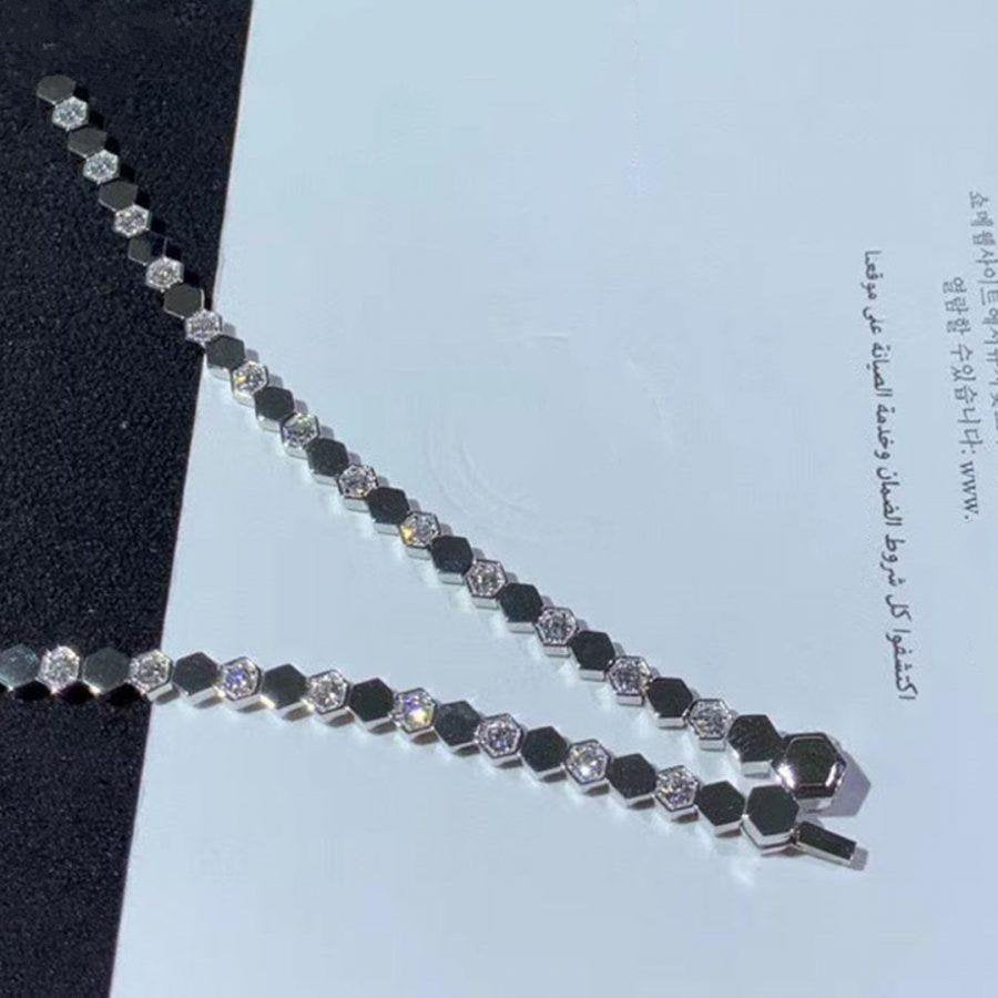 Bee Love Silver Necklace Diamond – LUX VERSE Luxury Designer Fashion Outlet