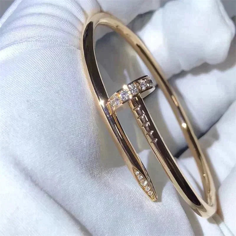 Clove Bracelet - Gift Necklace – adjustable chain length: 38-42 cm What's Included – LUX VERSE Luxury Designer Fashion Outlet
