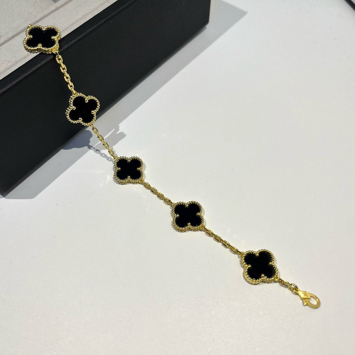 Clover  5 Motifs Black Onyx Bracelet – LUX VERSE Luxury Designer Fashion Outlet