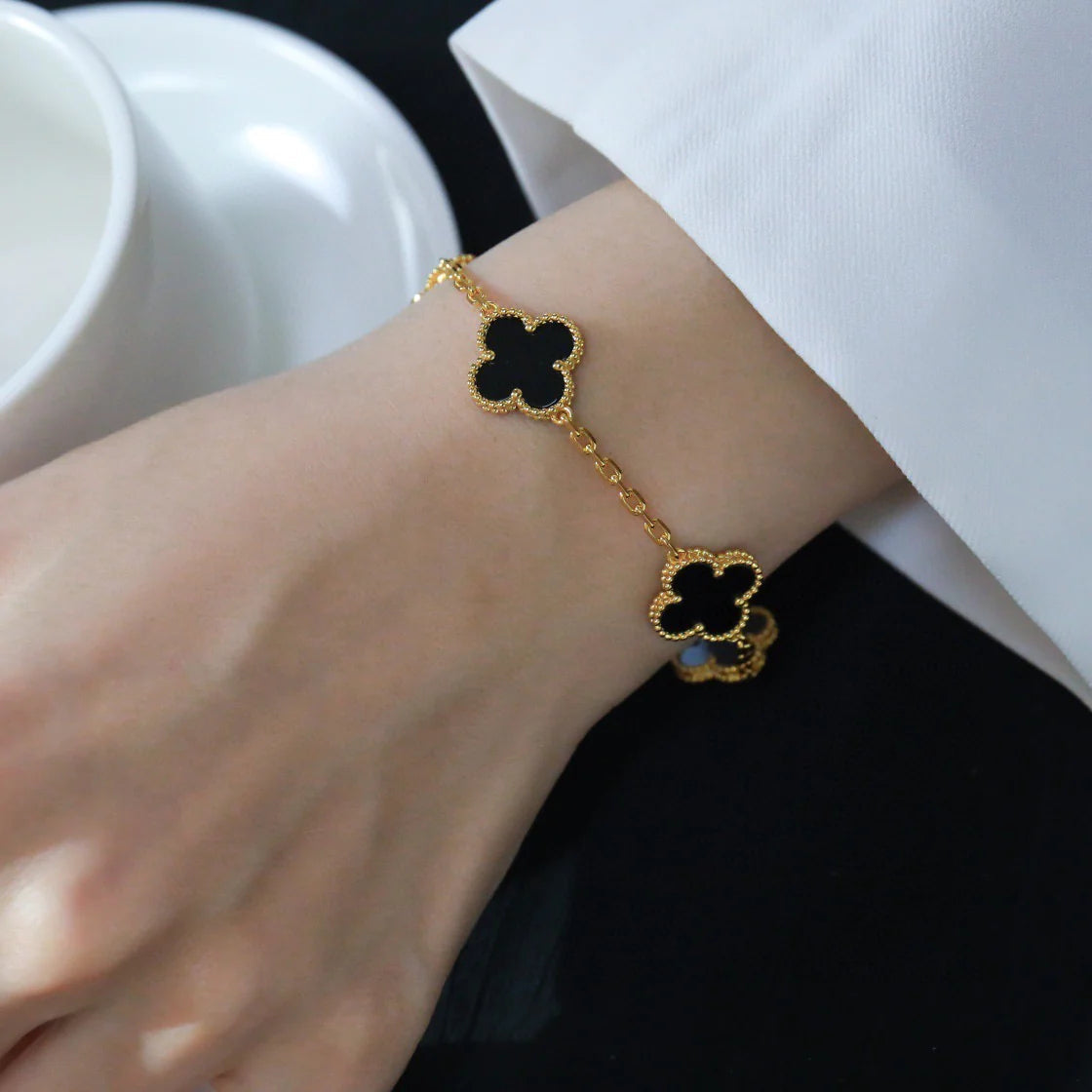 Clover  5 Motifs Black Onyx Bracelet – LUX VERSE Luxury Designer Fashion Outlet