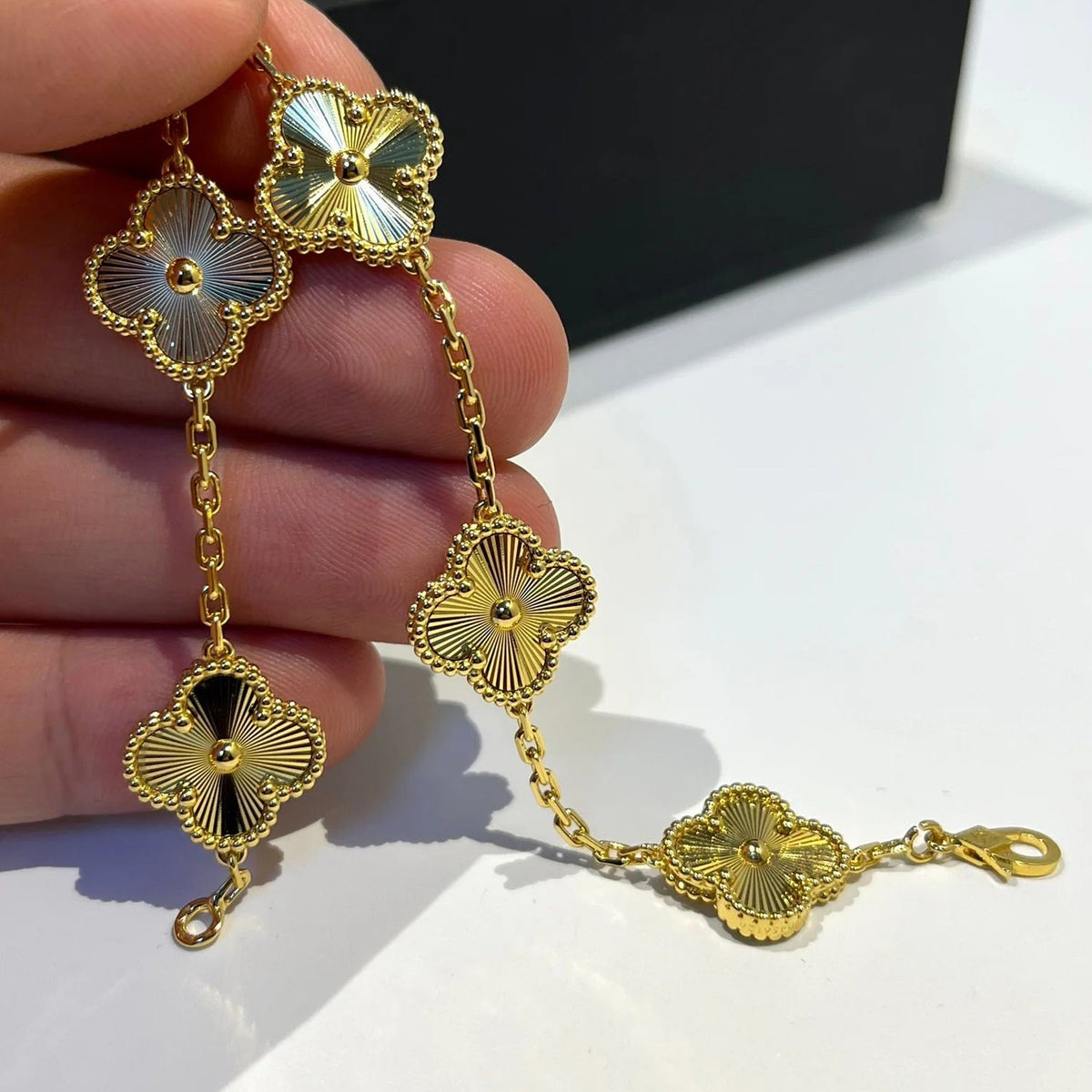 Clover 5 Flowers Laser Bracelet – LUX VERSE Luxury Designer Fashion Outlet