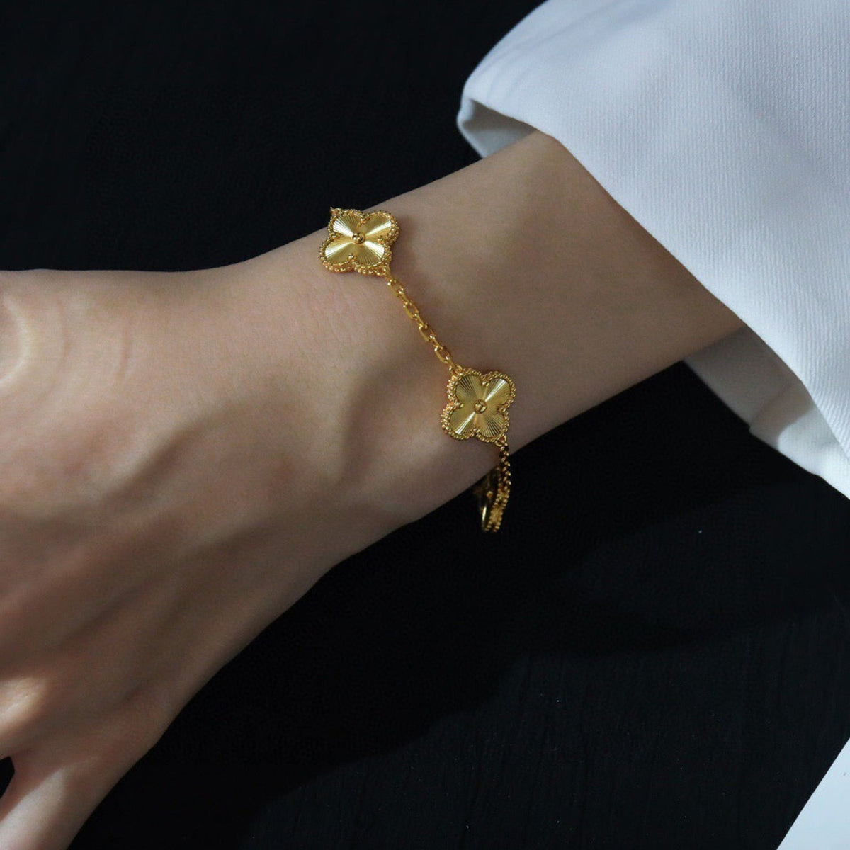 Clover 5 Flowers Laser Bracelet – LUX VERSE Luxury Designer Fashion Outlet