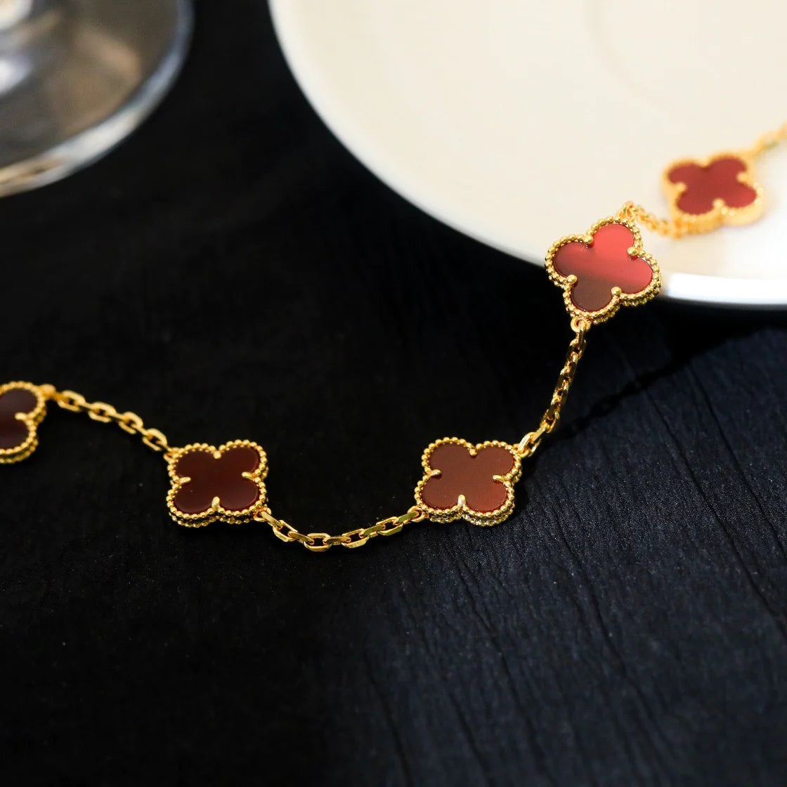 Clover 5 Motifs Red Agate  Bracelet – LUX VERSE Luxury Designer Fashion Outlet