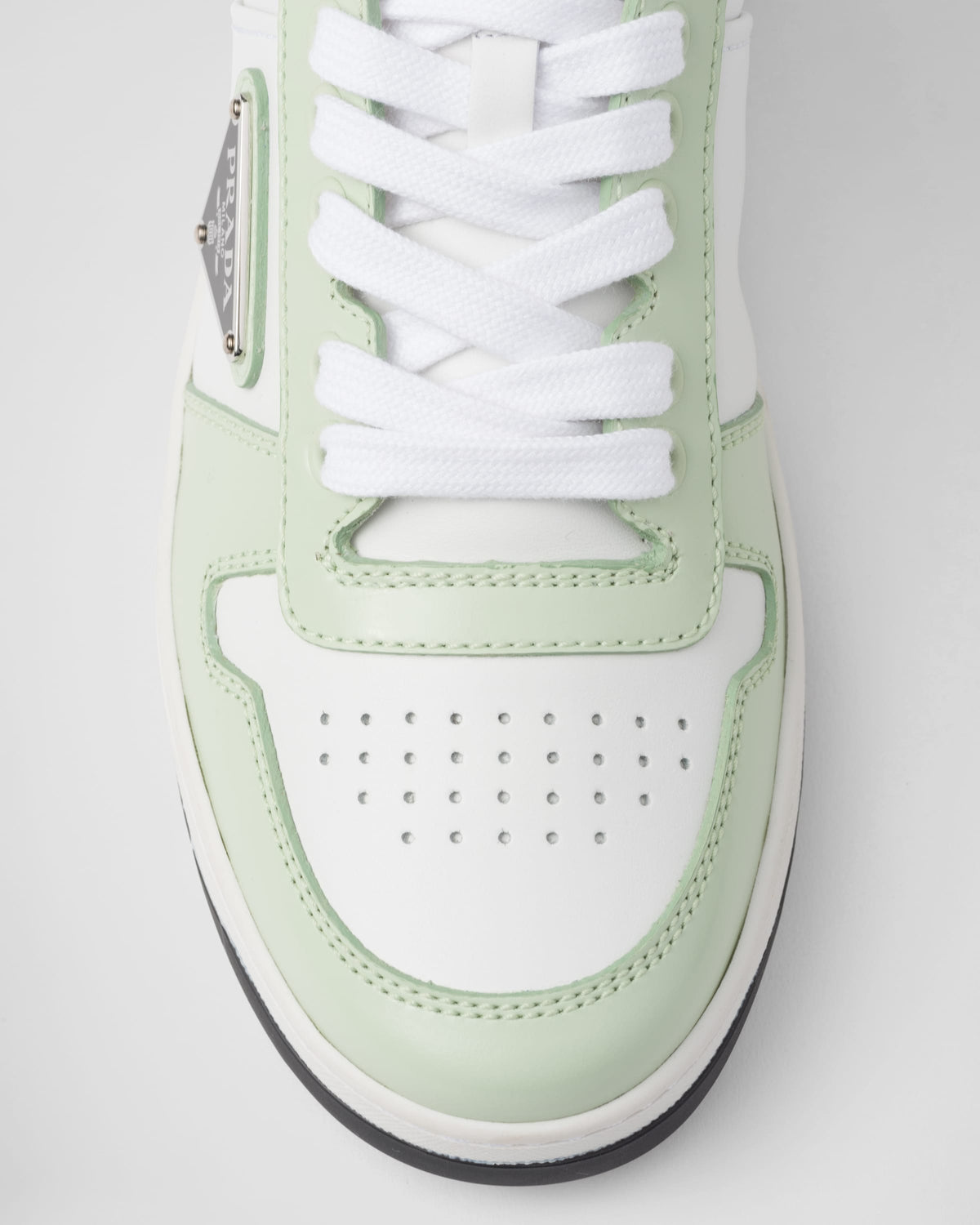 Downtown leather and rubber sneakers – the new color contrast emphasizes the lines of the shoe, creating a dynamic mix – LUX VERSE Luxury Designer Fashion Outlet