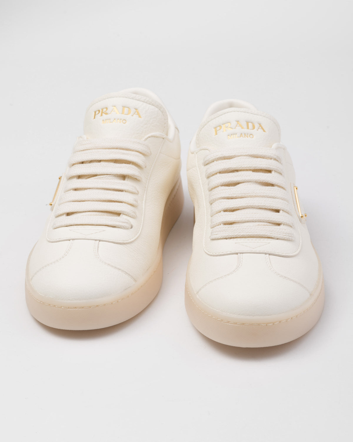 Leather sneakers – the style with clean lines characterized by a classic closure with cotton laces – LUX VERSE Luxury Designer Fashion Outlet
