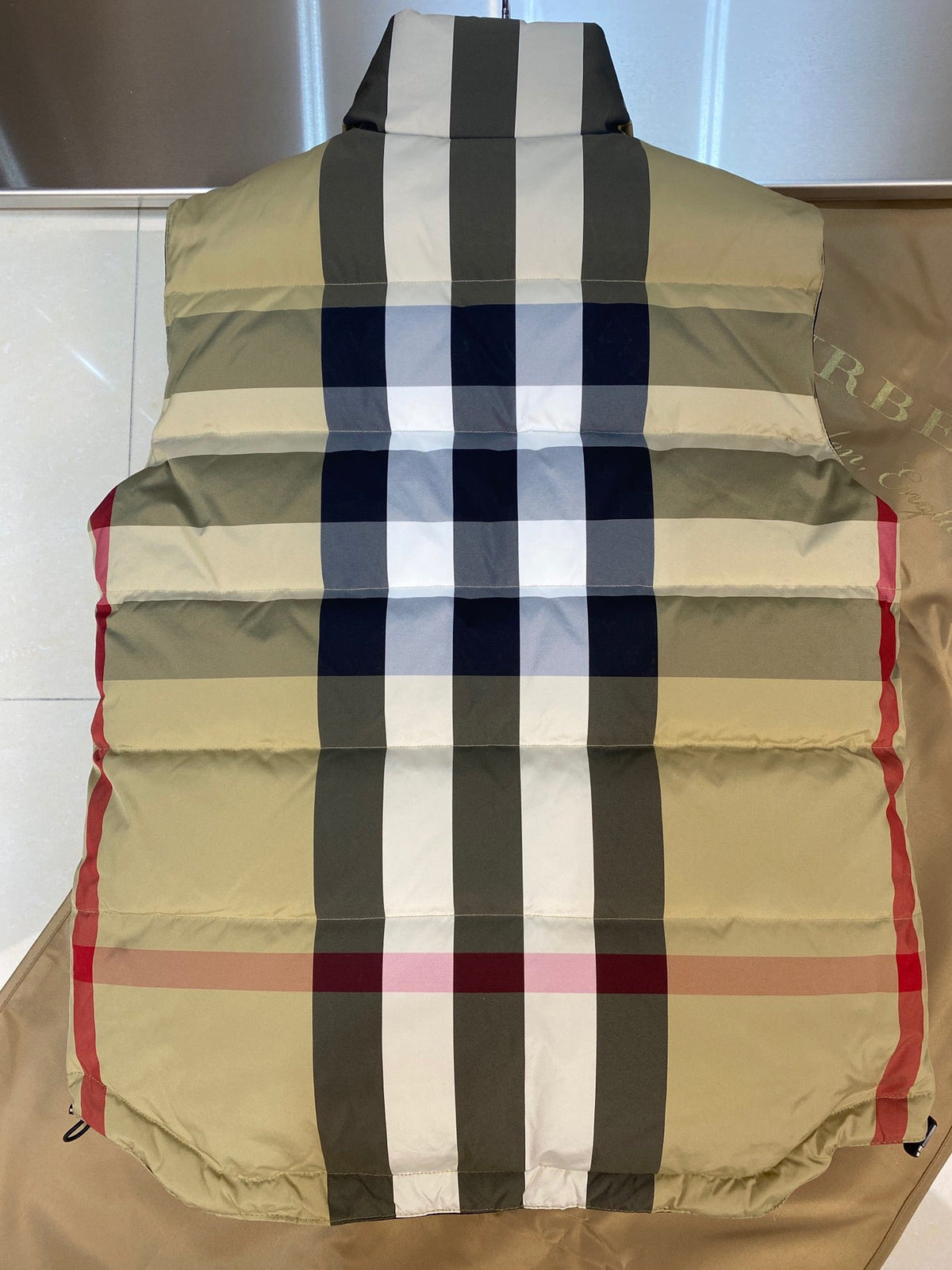 Beigefarbenes Nylon-Gilet mit Karomuster – Herren