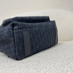 Schwarz-grauer Rucksack