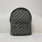 Schwarz-grauer Rucksack