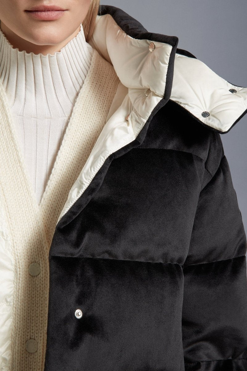 Daos Chenille Down Jacket – the high-impact design has a high neck and a detachable hood, while longue saison – LUX VERSE Luxury Designer Fashion Outlet