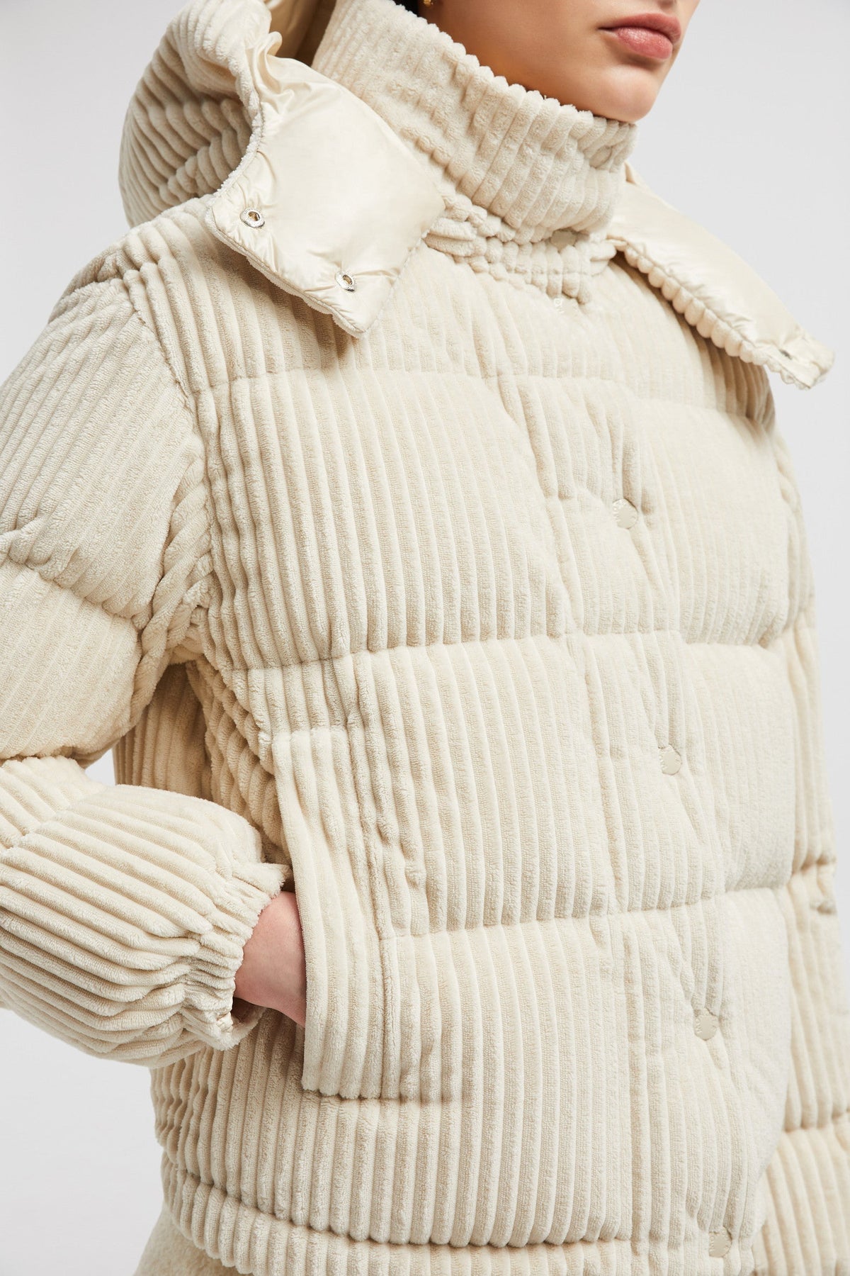 Daos Corduroy Down Jacket – the high-impact design has a high neck and a detachable hood, while longue saison – LUX VERSE Luxury Designer Fashion Outlet