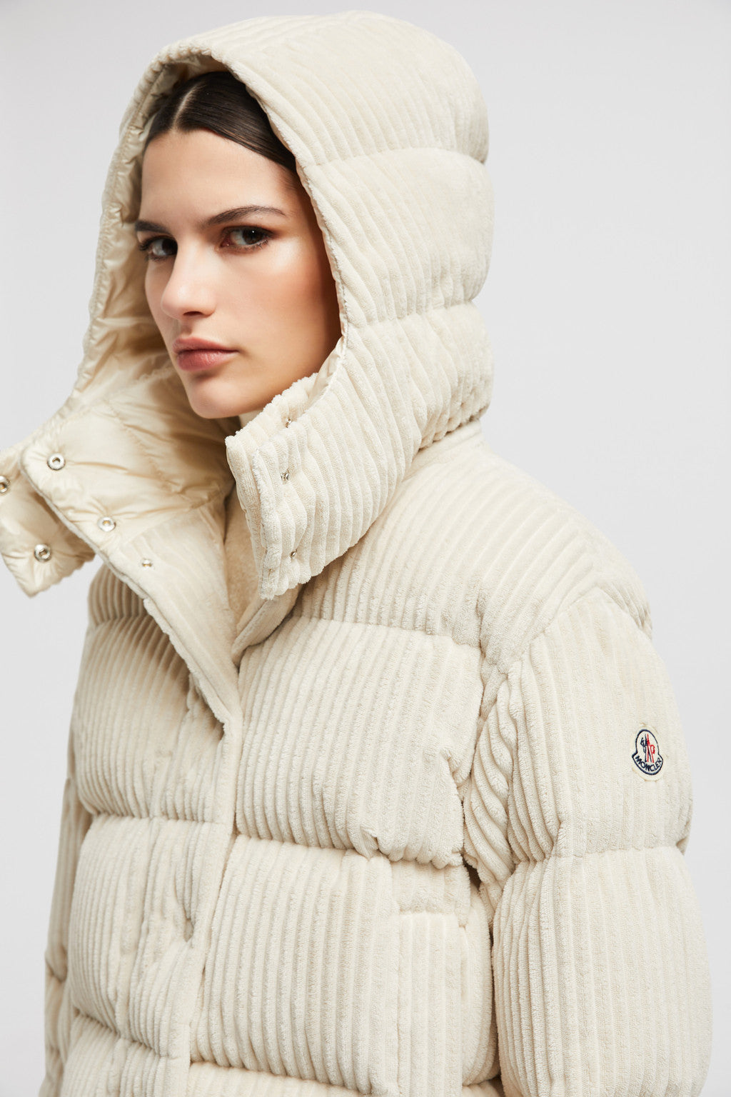 Daos Corduroy Down Jacket – the high-impact design has a high neck and a detachable hood, while longue saison – LUX VERSE Luxury Designer Fashion Outlet